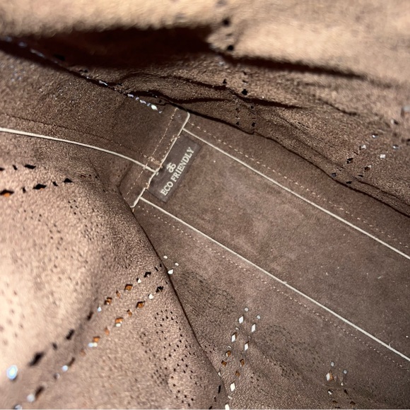 Arbonne off white faux leather tote - Picture 7 of 9